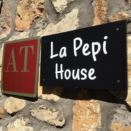 La Pepi House Hotel Arcones Buitenkant foto
